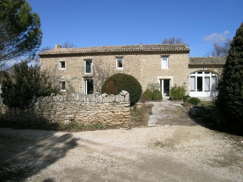Mas en pierre, proche de Gordes, avec piscine sur 1 hectare